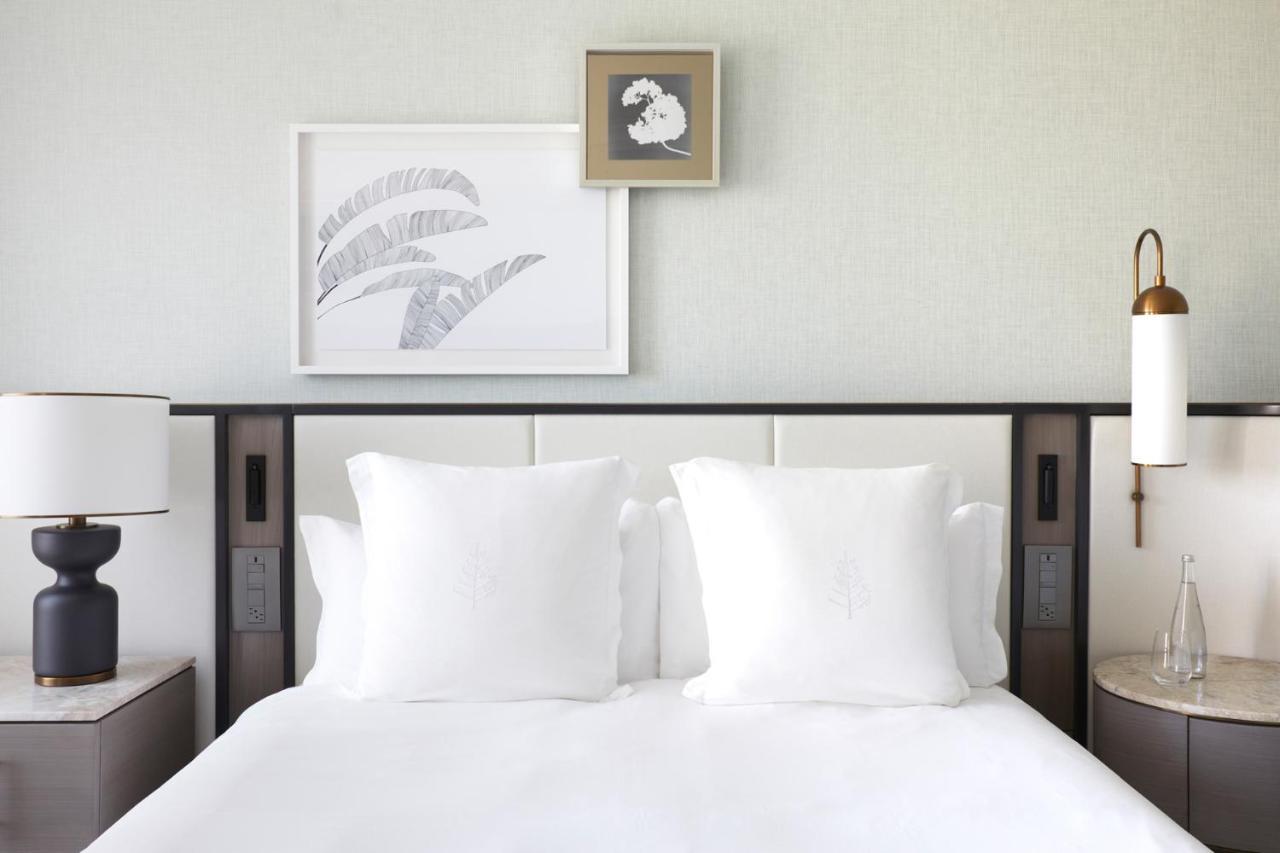 Veranda Suite King Bed